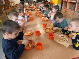 Dzień Pizzy -Chochliki