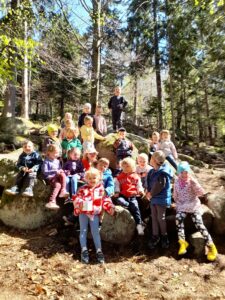 Wiosna w lesie – Skrzaty