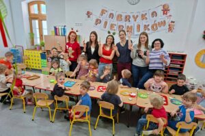 Dekorowanie pierników – Skrzaty i Tropki