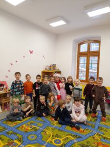 Czyta babcia Danusia – Skrzaty