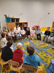 Czyta mama Karolina – Skrzaty