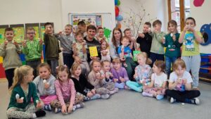 Czytają rodzice Emilki i Wiktorii – Sówki i Tropki