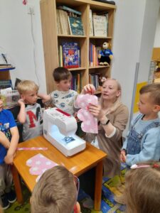Szycie to sztuka i zabawa – Skrzaty